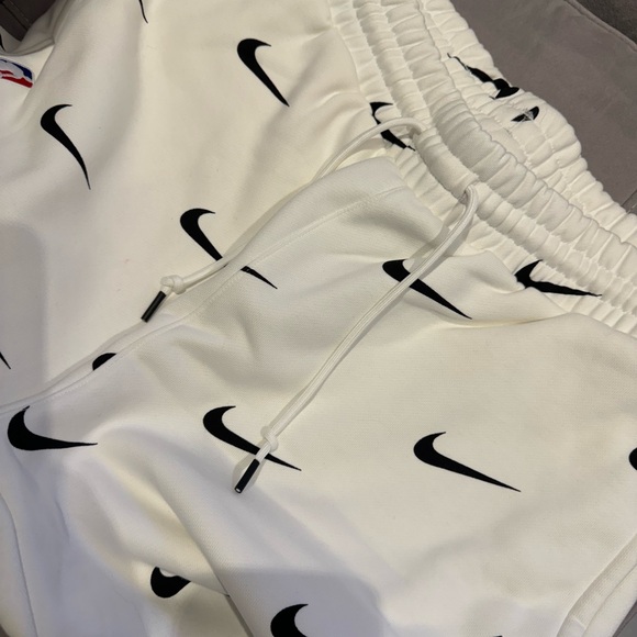 Kith men’s sweatshirt collaboration with NBA - Picture 6 of 16